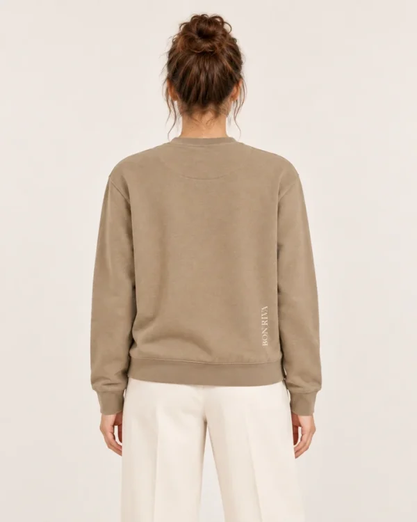 Espalda Sudadera Azahar en modelo