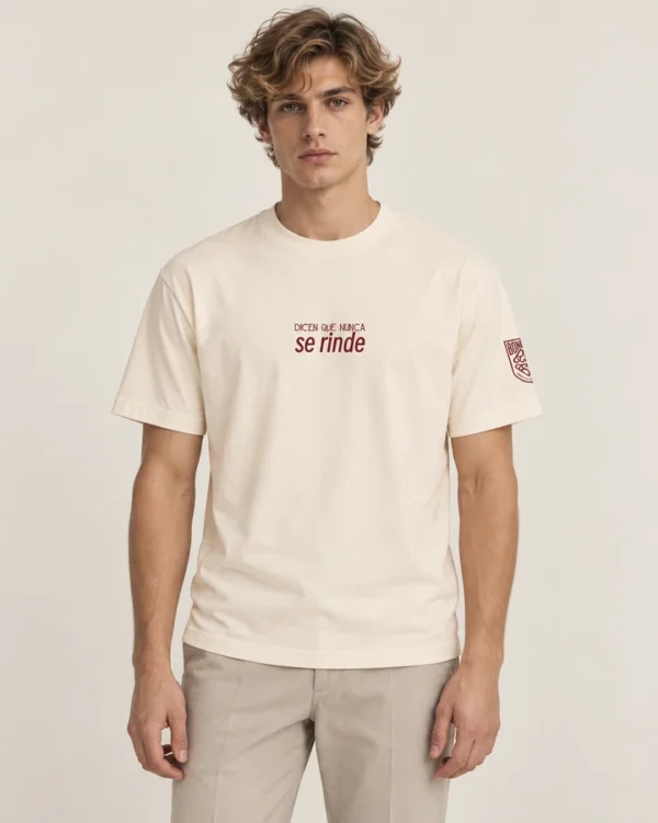 Camiseta Sevilla Frente en modelo