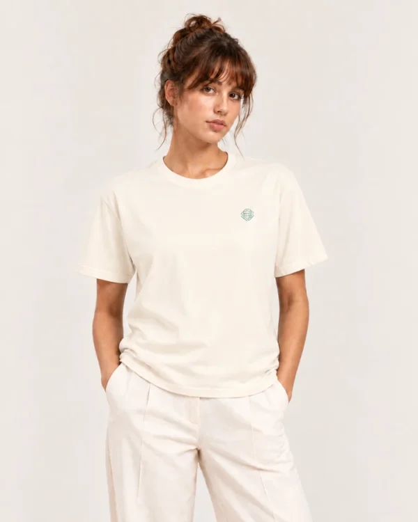 Frente Camiseta Oxnard en modelo