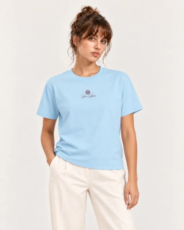 Frente Camiseta París en modelo