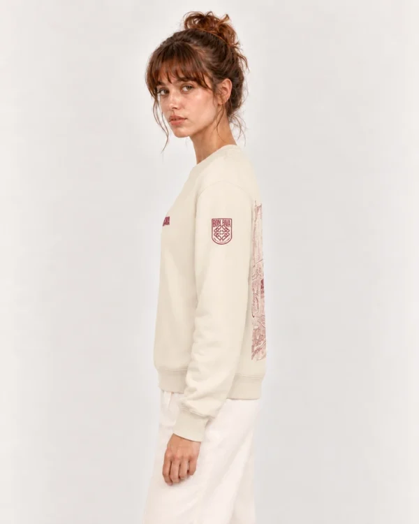 Sudadera Barcelona Lateral en modelo