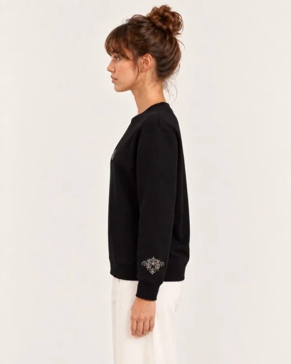 Lateral Sudadera Versalles en modelo