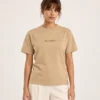 Frente Camiseta Alhambra en modelo