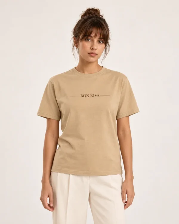 Frente Camiseta Alhambra en modelo